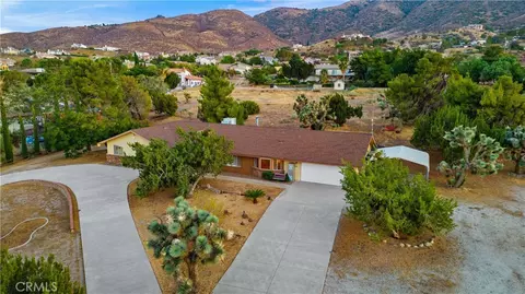 626 Westlake Dr, Palmdale, CA 93551