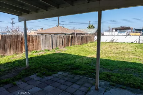 Exterior - 1102 E 18th St, Bakersfield, CA 93305 photo 6 of 7