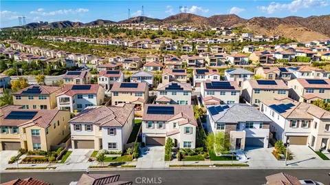 19127 Malabar St, Canyon Country, CA 91351