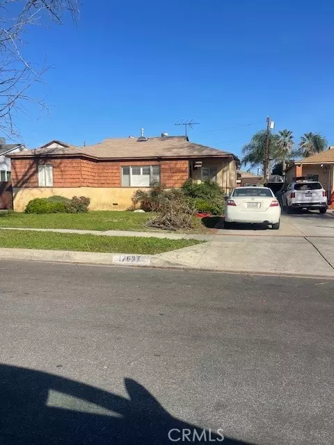 17637 Kittridge, Lake Balboa, CA 91406