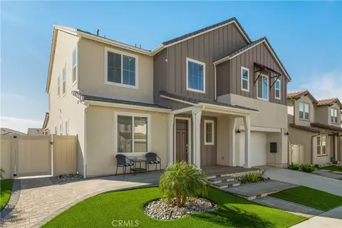 18100 Tableau Way, Saugus, CA 91350