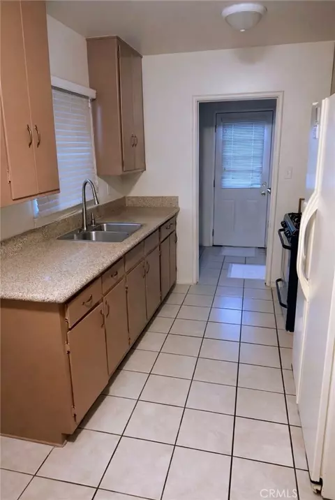 800 N Kalsman Ave, Compton, CA 90220 photo 3