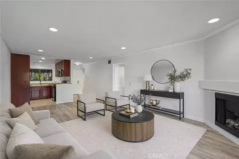 5525 Canoga #129, Woodland Hills, CA 91367