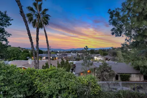 22315 De Kalb, Calabasas, CA 91302