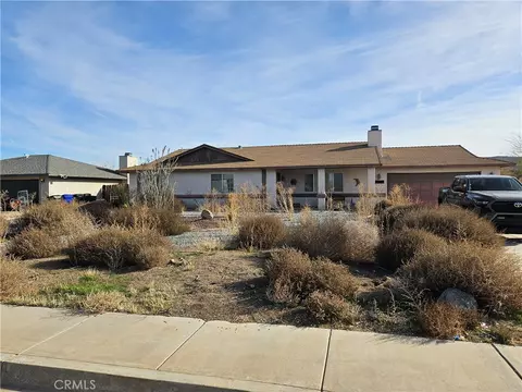 13485 Applewood Rd, Apple Valley, CA 92308