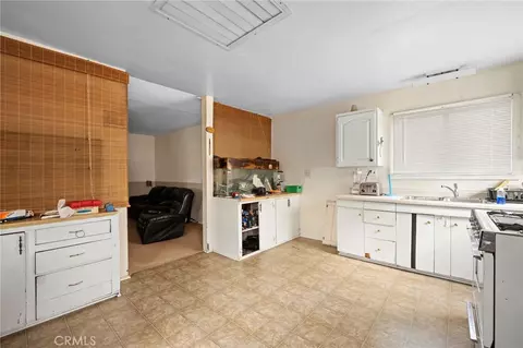 Kitchen - 7025 Day St, Tujunga, CA 91042 photo 4 of 5