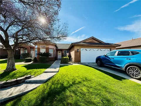 317 Berry Mdw, Bakersfield, CA 93308