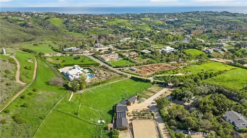 29675 Cuthbert, Malibu, CA 90265 photo 2