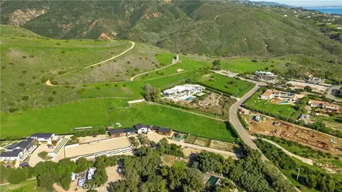 29675 Cuthbert, Malibu, CA 90265 photo 3