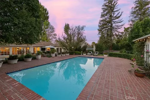 5132 Quakertown Ave, Woodland Hills, CA 91364