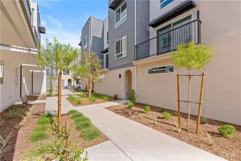 9423 N Sepulveda Blvd #3, North Hills, CA 91343