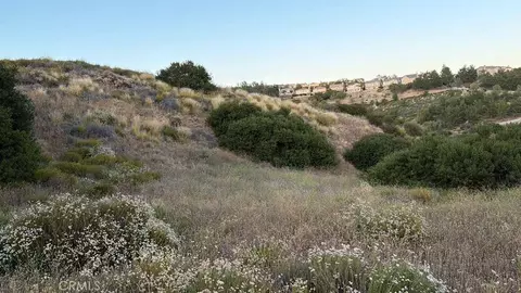 4 Coya Trl, Chatsworth, CA 91311
