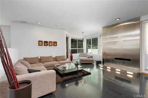 12841 Bloomfield #103, Studio City, CA 91604