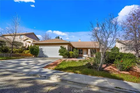 19711 Skyview Ct, Canyon Country, CA 91351