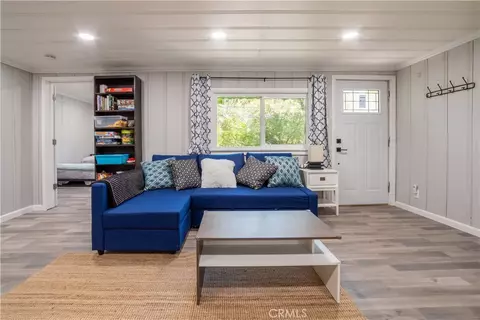 Living - 23777 Pioneer Camp Rd, Crestline, CA 92325 photo 2 of 3