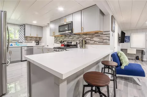 Kitchen - 23777 Pioneer Camp Rd, Crestline, CA 92325 photo 2 of 6