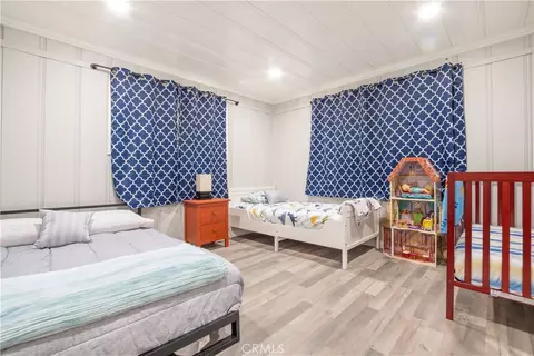 Bedroom - 23777 Pioneer Camp Rd, Crestline, CA 92325 photo 2 of 6