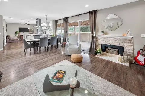 26283 Rainbow Gln, Newhall, CA 91321