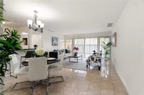 8601 International #162, Canoga Park, CA 91304