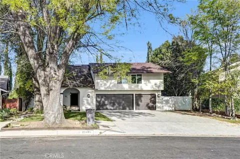 22935 Sylvan St, Woodland Hills, CA 91367
