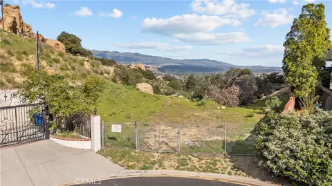22882 Trigger St, Chatsworth, CA 91311 photo 3