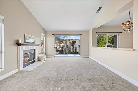 440 Huyler Ln #C, Simi Valley, CA 93065