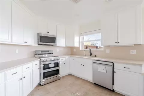 Kitchen - 2575 Rale Dr, Palmdale, CA 93550 photo 1 of 2