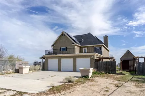 Exterior - 2575 Rale Dr, Palmdale, CA 93550 photo 2 of 4