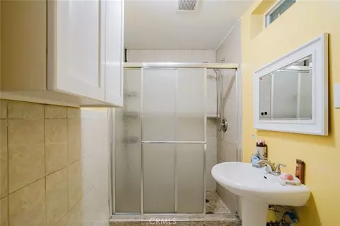 Bath - 11338 Dronfield Ave, Pacoima, CA 91331 photo 6 of 8