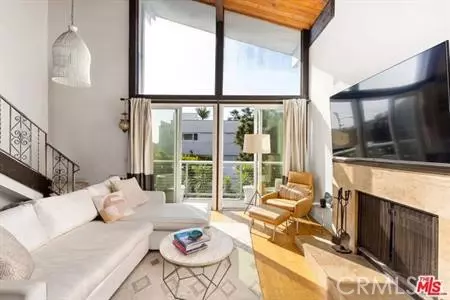 31 Spinnaker St #15, Marina Del Rey, CA 90292