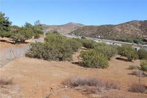 7600 Vaccor Valley Sagenorcross, Acton, CA 93510