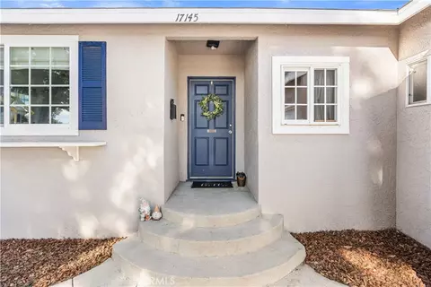17145 Strathern St, Lake Balboa, CA 91406