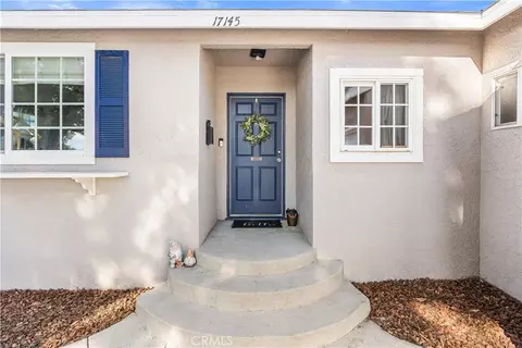 17145 Strathern St, Lake Balboa, CA 91406