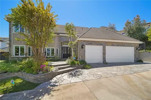 24762 Calvert St, Woodland Hills, CA 91367