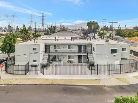 5887 Whitnall, North Hollywood, CA 91601