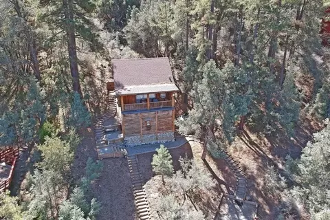 15916 Zurich Way, Pine Mountain Club, CA 93222