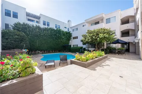 4637 Willis #110, Sherman Oaks, CA 91403