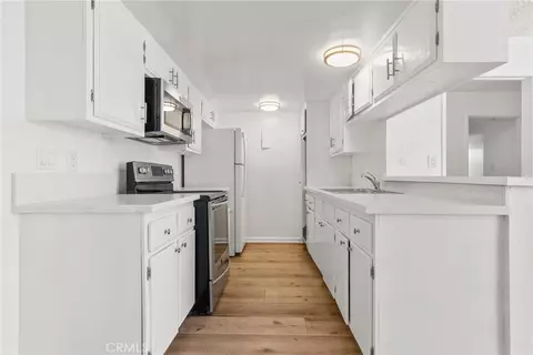 8649 Sunland Blvd #5, Sun Valley, CA 91352