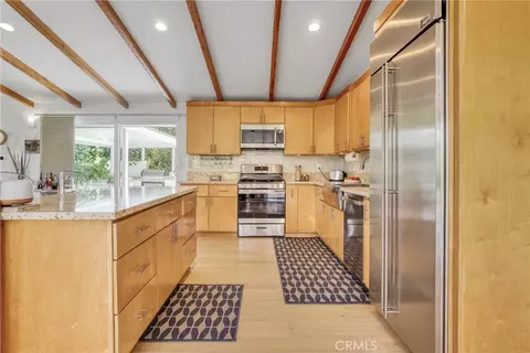 3839 Davana Rd, Sherman Oaks, CA 91423