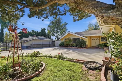 11357 Orcas Ave, Sylmar, CA 91342