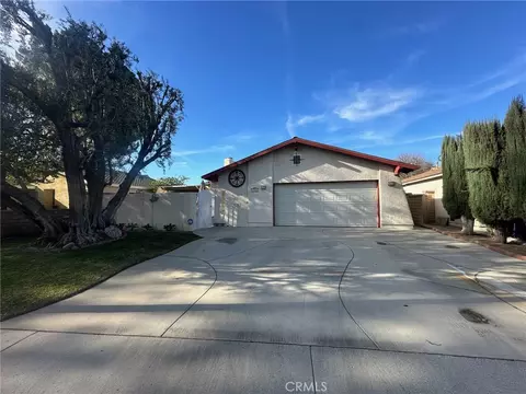 23509 Via Chantilly, Valencia, CA 91355