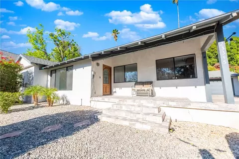 23345 Oxnard St, Woodland Hills, CA 91367