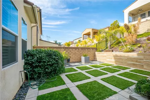 Exterior - 20523 Stella, Saugus, CA 91350 photo 5 of 12