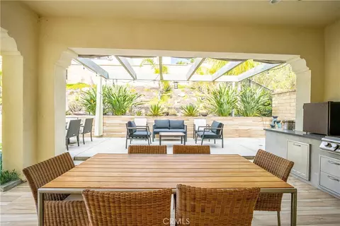 Exterior - 20523 Stella, Saugus, CA 91350 photo 1 of 12