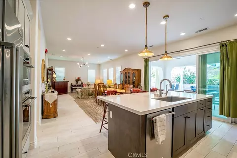 Kitchen - 20523 Stella, Saugus, CA 91350 photo 2 of 4