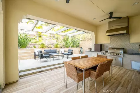Exterior - 20523 Stella, Saugus, CA 91350 photo 2 of 12