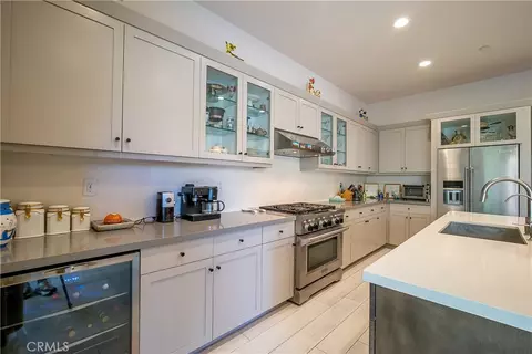 Kitchen - 20523 Stella, Saugus, CA 91350 photo 3 of 4