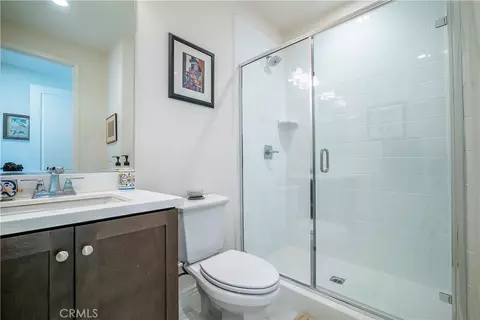 Bath - 20523 Stella, Saugus, CA 91350 photo 3 of 5