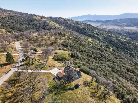 View/Area - 30420 Starland Dr, Tehachapi, CA 93561 photo 6 of 7
