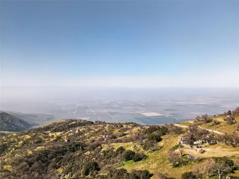 View/Area - 30420 Starland Dr, Tehachapi, CA 93561 photo 7 of 7